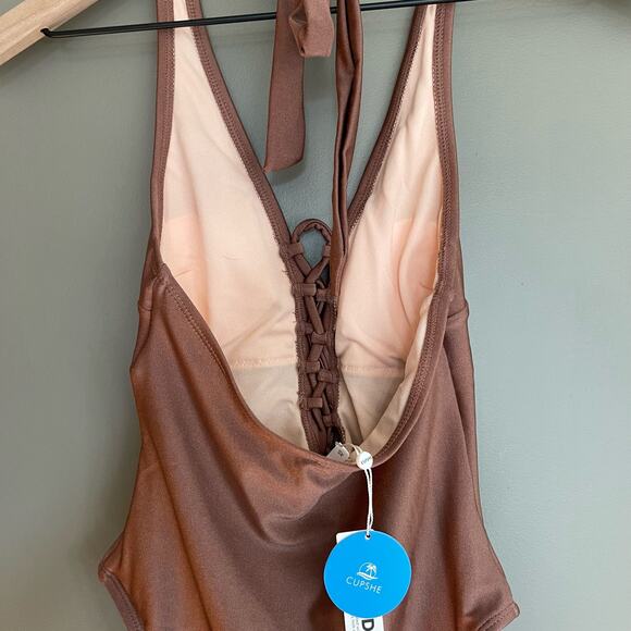 Cupshe Strawberry Fields Forever Back Tie One Piece Swimsuit Size XS Bronze Sexy - Picture 11 of 14